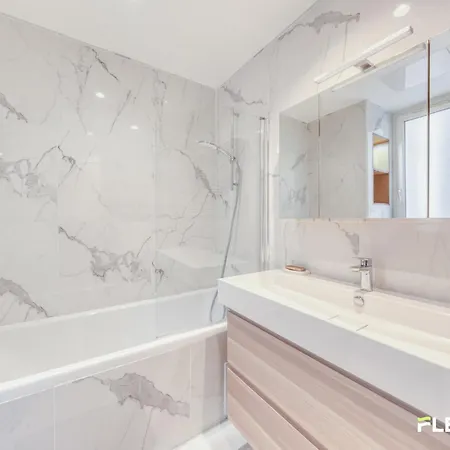 New & Modern 1br Walk To Montmartre Apartment Paris